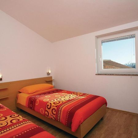 2 Bedroom Awesome Apartment In Пломин Экстерьер фото